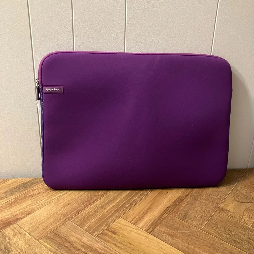 Amazon Basics Purple Tablet laptop protective Sleeve bag like new!